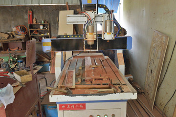 木工機(jī)械 傳統(tǒng)工藝與現(xiàn)代科技的完美融合